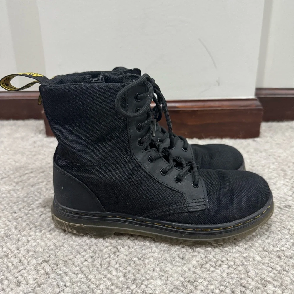 Dr.‎ Martens Combs Combat Boots -Big Kid Boys Girls size 3 - EUC